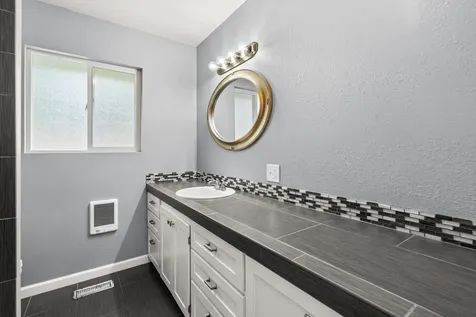 1332 NW Highland Avenue Grants Pass OR 97526