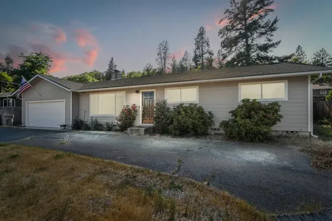 1332 NW Highland Avenue Grants Pass OR 97526