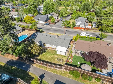 1332 NW Highland Avenue Grants Pass OR 97526