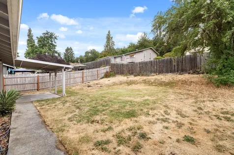 1332 NW Highland Avenue Grants Pass OR 97526