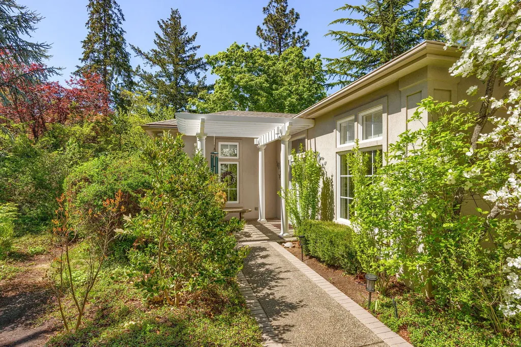 575 Auburn Street Ashland OR 97520