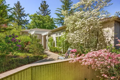 575 Auburn Street Ashland OR 97520