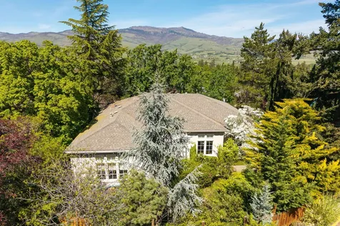 575 Auburn Street Ashland OR 97520