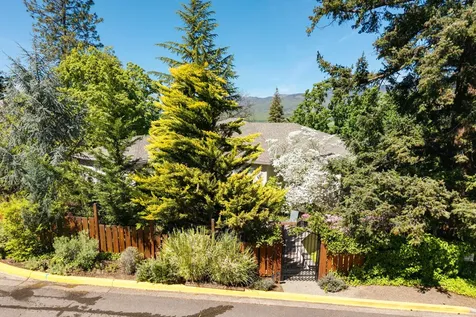 575 Auburn Street Ashland OR 97520