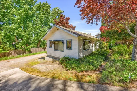575 Auburn Street Ashland OR 97520