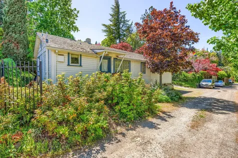 575 Auburn Street Ashland OR 97520