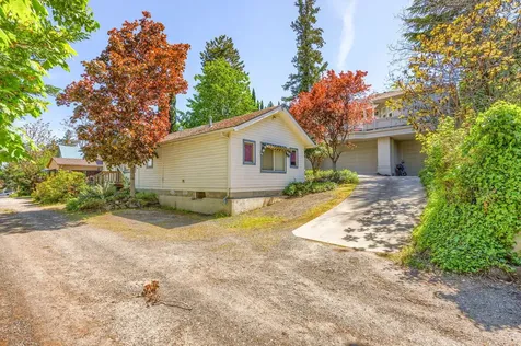 575 Auburn Street Ashland OR 97520