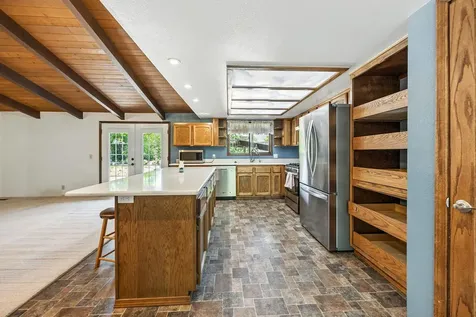 1236 La Loma Drive Medford OR 97504