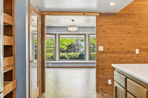 1236 La Loma Drive Medford OR 97504