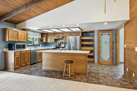 1236 La Loma Drive Medford OR 97504