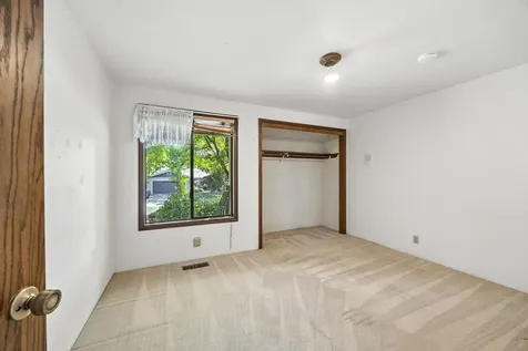 1236 La Loma Drive Medford OR 97504