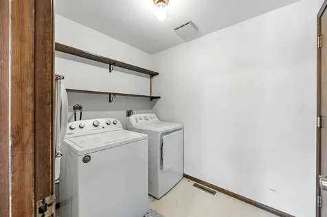 1236 La Loma Drive Medford OR 97504