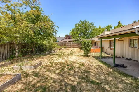 1236 La Loma Drive Medford OR 97504