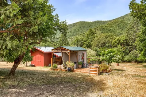 1472 Sardine Creek Road Gold Hill OR 97525