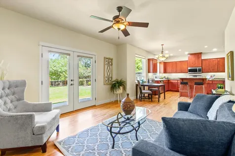 1775 Summer Place Talent OR 97540