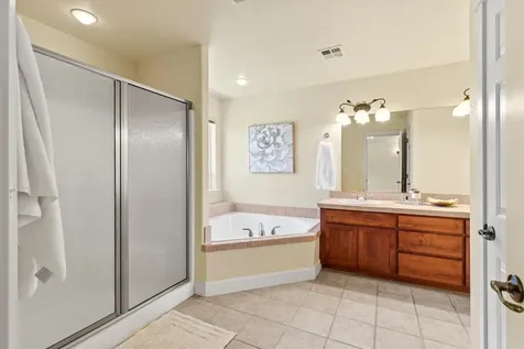 1775 Summer Place Talent OR 97540