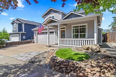 1775 Summer Place Talent OR 97540