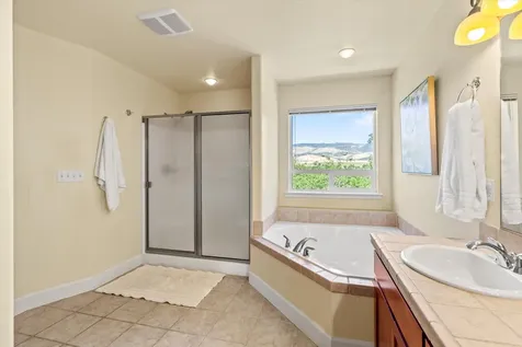 1775 Summer Place Talent OR 97540