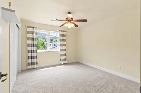 1775 Summer Place Talent OR 97540