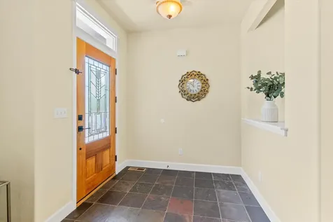 1775 Summer Place Talent OR 97540
