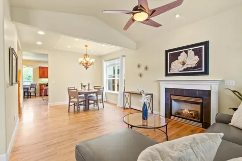 1775 Summer Place Talent OR 97540