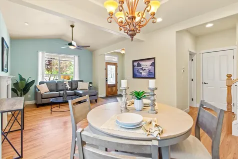 1775 Summer Place Talent OR 97540