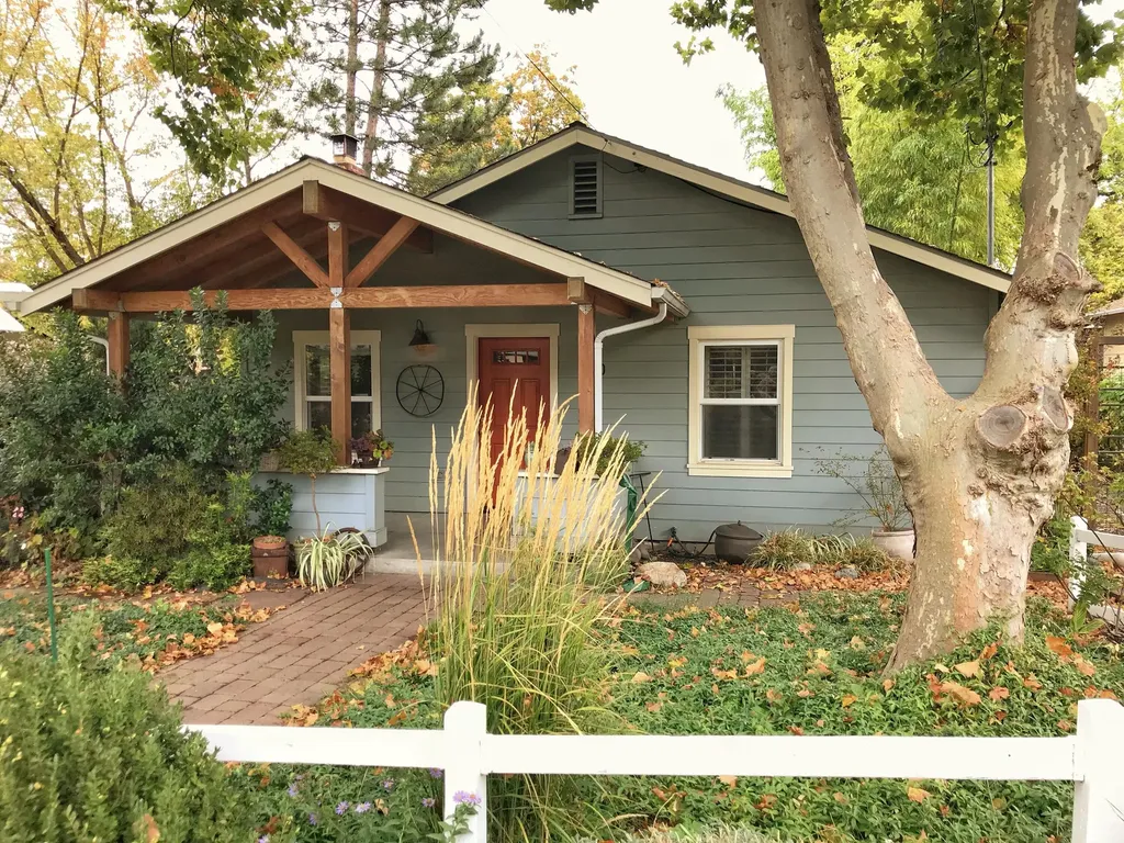 300 Harrison Street Ashland OR 97520