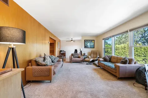 2120 W 23rd Avenue Eugene OR 97405