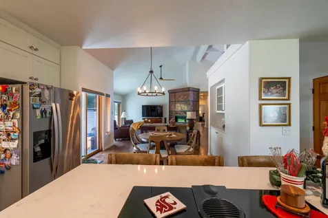 2296 Condor Drive Redmond OR 97756