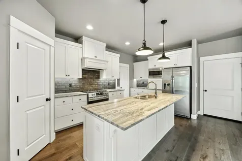 426 Frontier Court Medford OR 97504