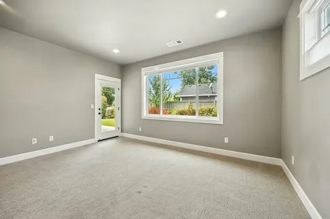 426 Frontier Court Medford OR 97504