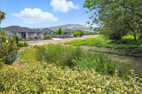 426 Frontier Court Medford OR 97504