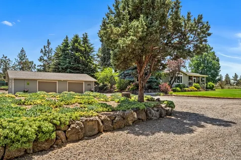 64830 Half Mile Lane Bend OR 97703