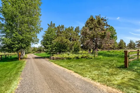 64830 Half Mile Lane Bend OR 97703
