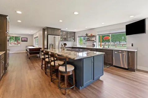 21697 Old Red Road Bend OR 97702
