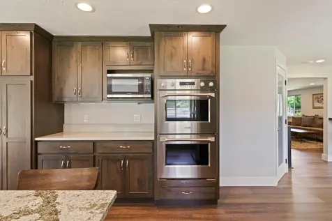 21697 Old Red Road Bend OR 97702
