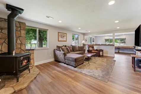21697 Old Red Road Bend OR 97702