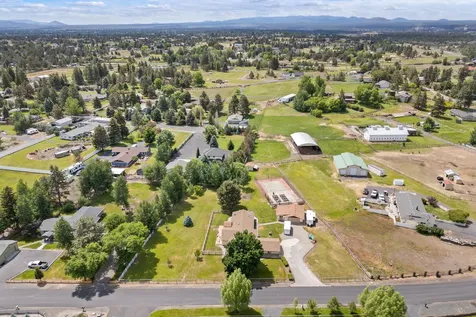 21697 Old Red Road Bend OR 97702