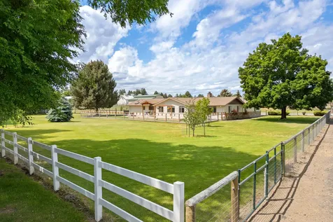 21697 Old Red Road Bend OR 97702