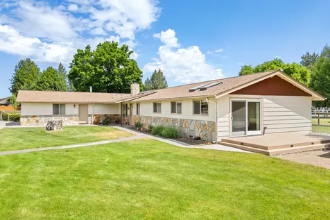 21697 Old Red Road Bend OR 97702
