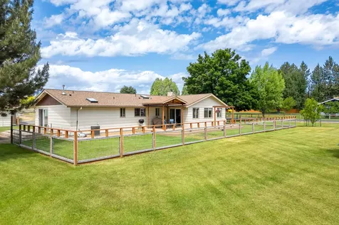 21697 Old Red Road Bend OR 97702