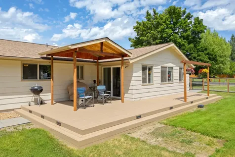 21697 Old Red Road Bend OR 97702