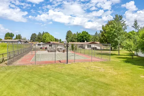 21697 Old Red Road Bend OR 97702