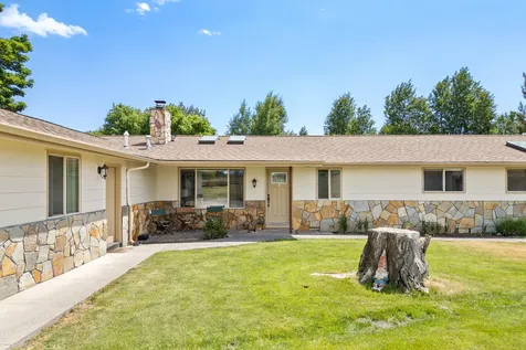21697 Old Red Road Bend OR 97702