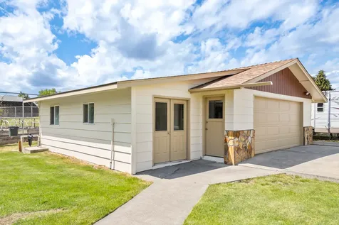 21697 Old Red Road Bend OR 97702