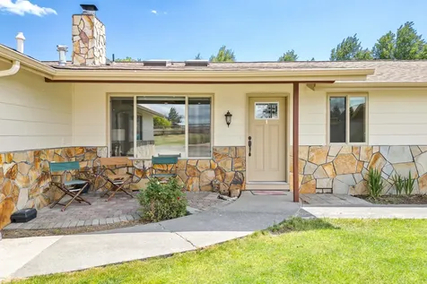 21697 Old Red Road Bend OR 97702