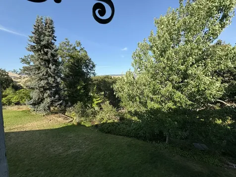 854 Twin Pines Circle Ashland OR 97520