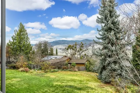 854 Twin Pines Circle Ashland OR 97520
