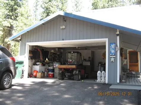 17007 Camp Day Lane Klamath Falls OR 97601