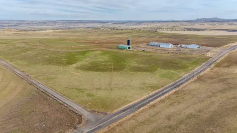 7507 NE Quaale Road Madras OR 97741